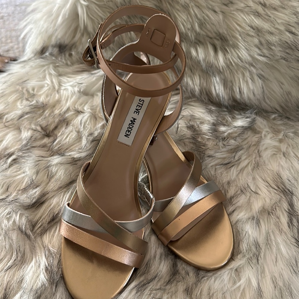 Steve Madden NWT Reagan/REAG01S1 tri gold block heel sandal